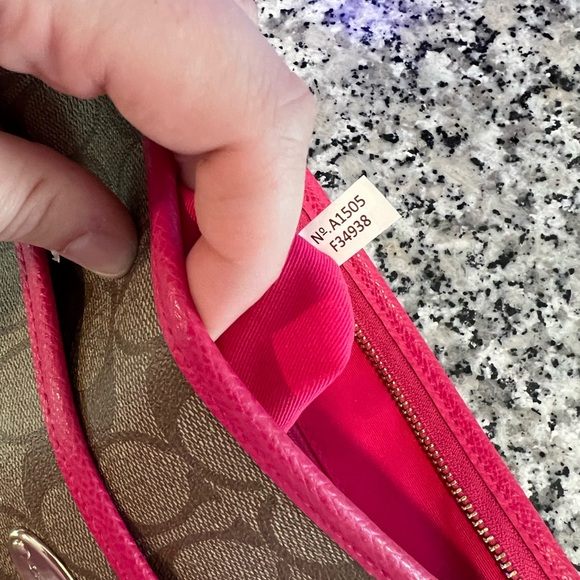 Coach monogram crossbody - Picture 8 of 13